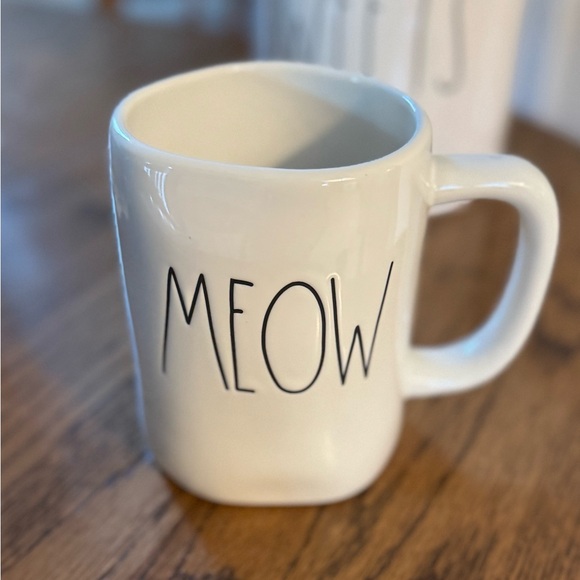 Rae Dunn Meow Mug - Picture 1 of 4